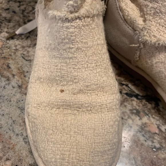 UGG heirloom lace up boots - Picture 6 of 11